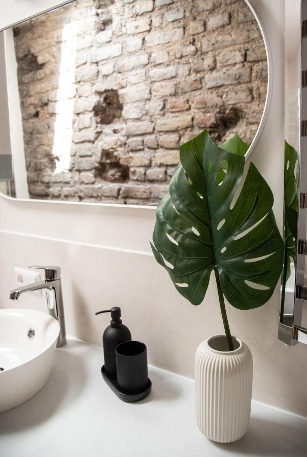 #Stayhere - Brand New Authentic Pilies Studios - Heart Of Old Town Vilnius Luaran gambar
